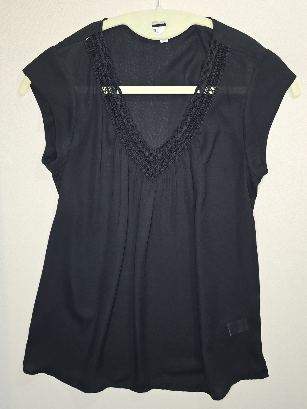 DR2 Black Chiffon V-Neck Lace-Trim Blouse Size XS